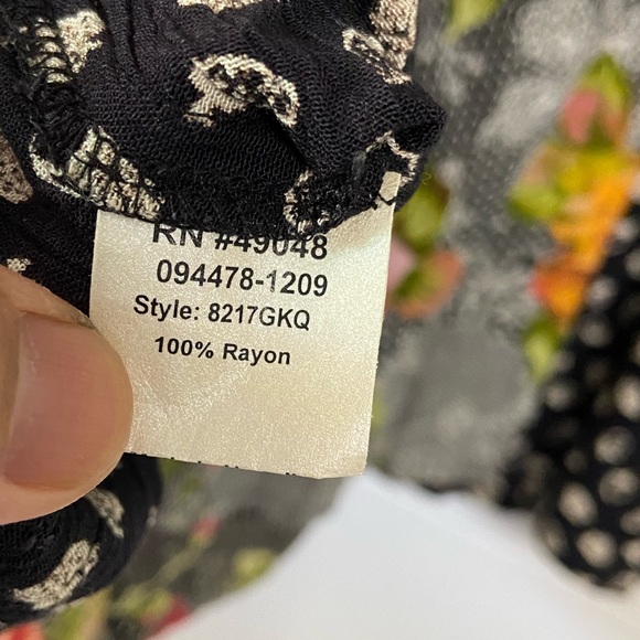 T4a- AIMEE D. Black Strawberry Floral Top - Picture 3 of 6